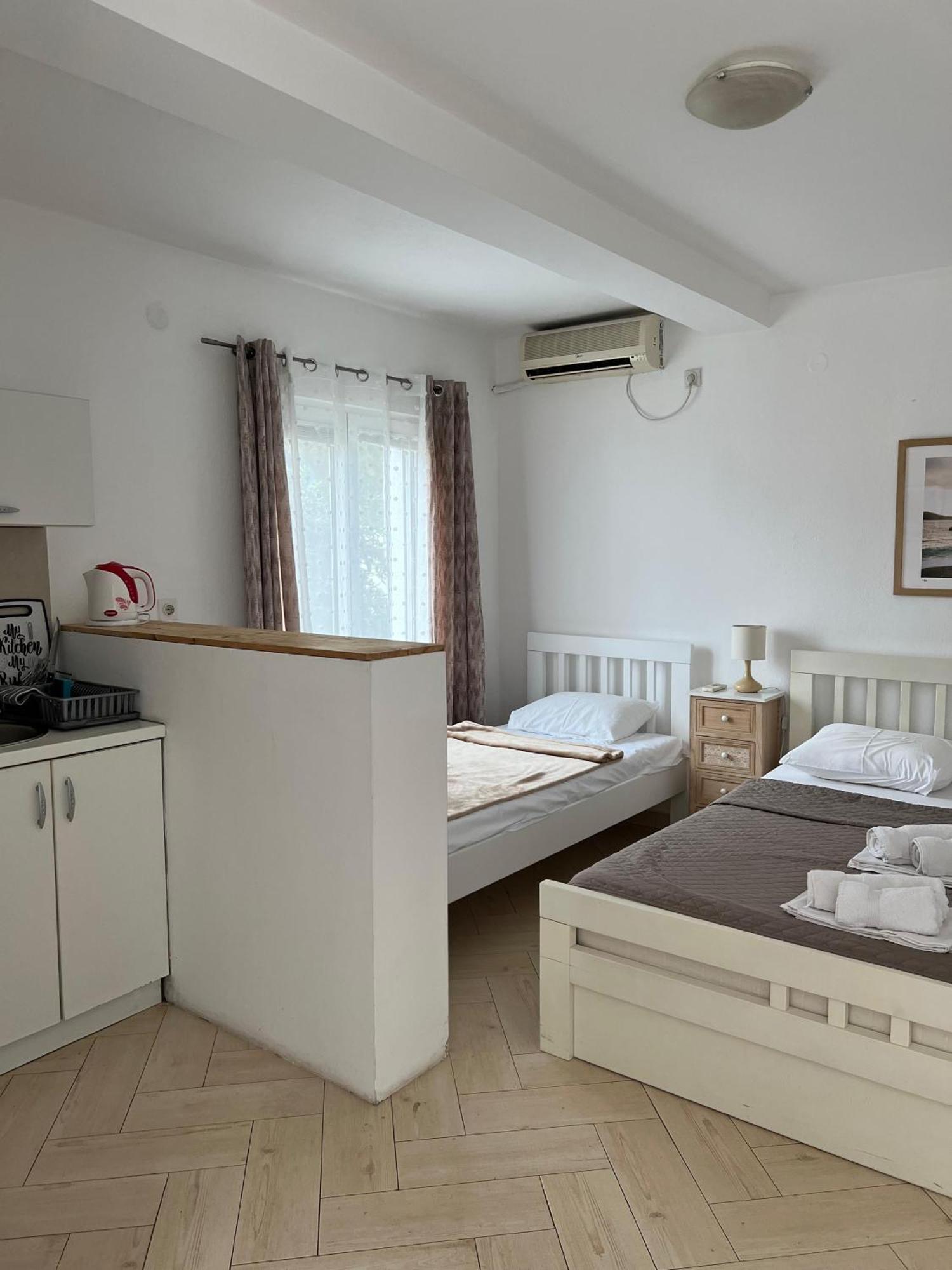 Apartments Aleksandar Sveti Stefan Esterno foto