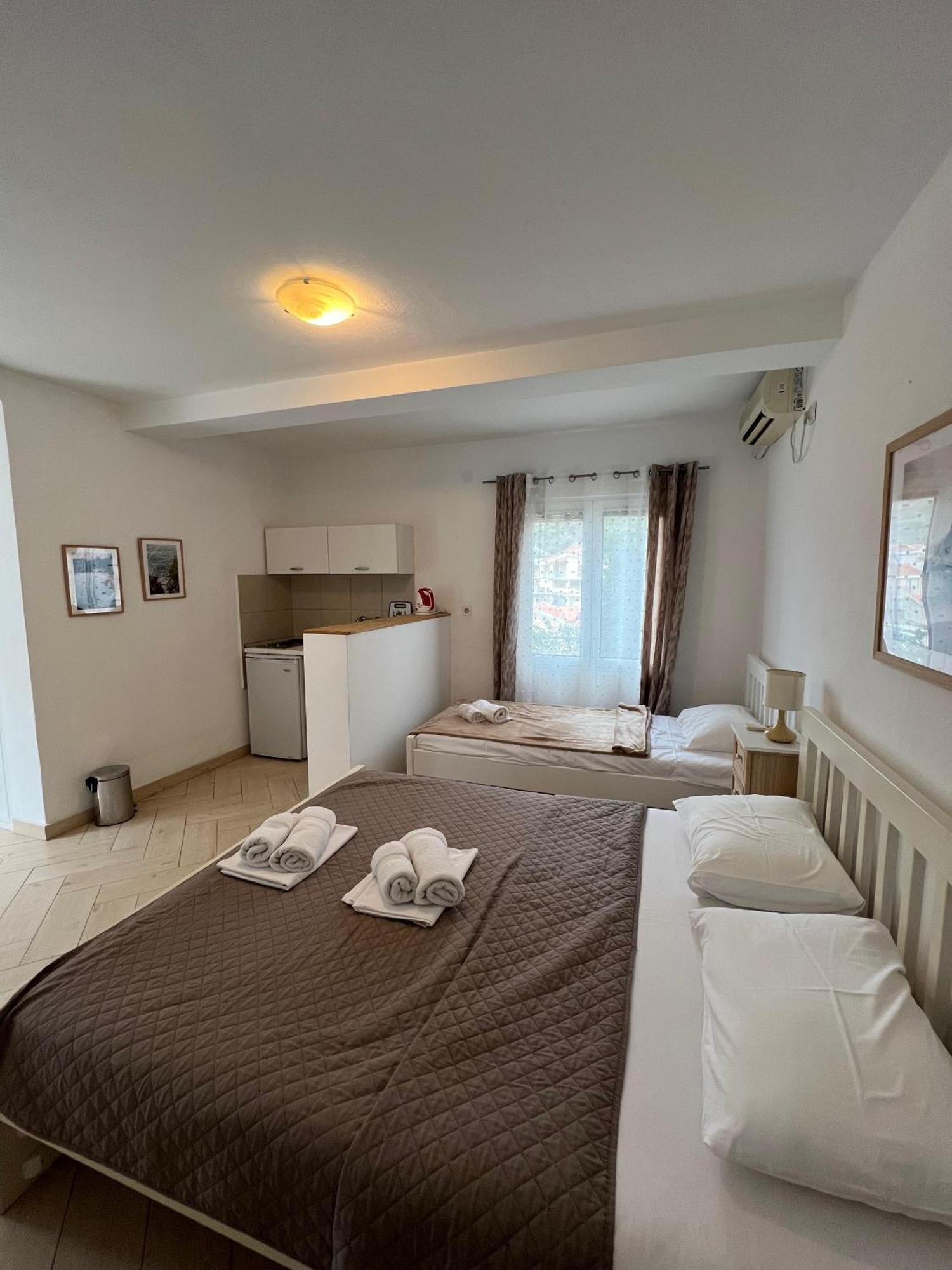 Apartments Aleksandar Sveti Stefan Esterno foto