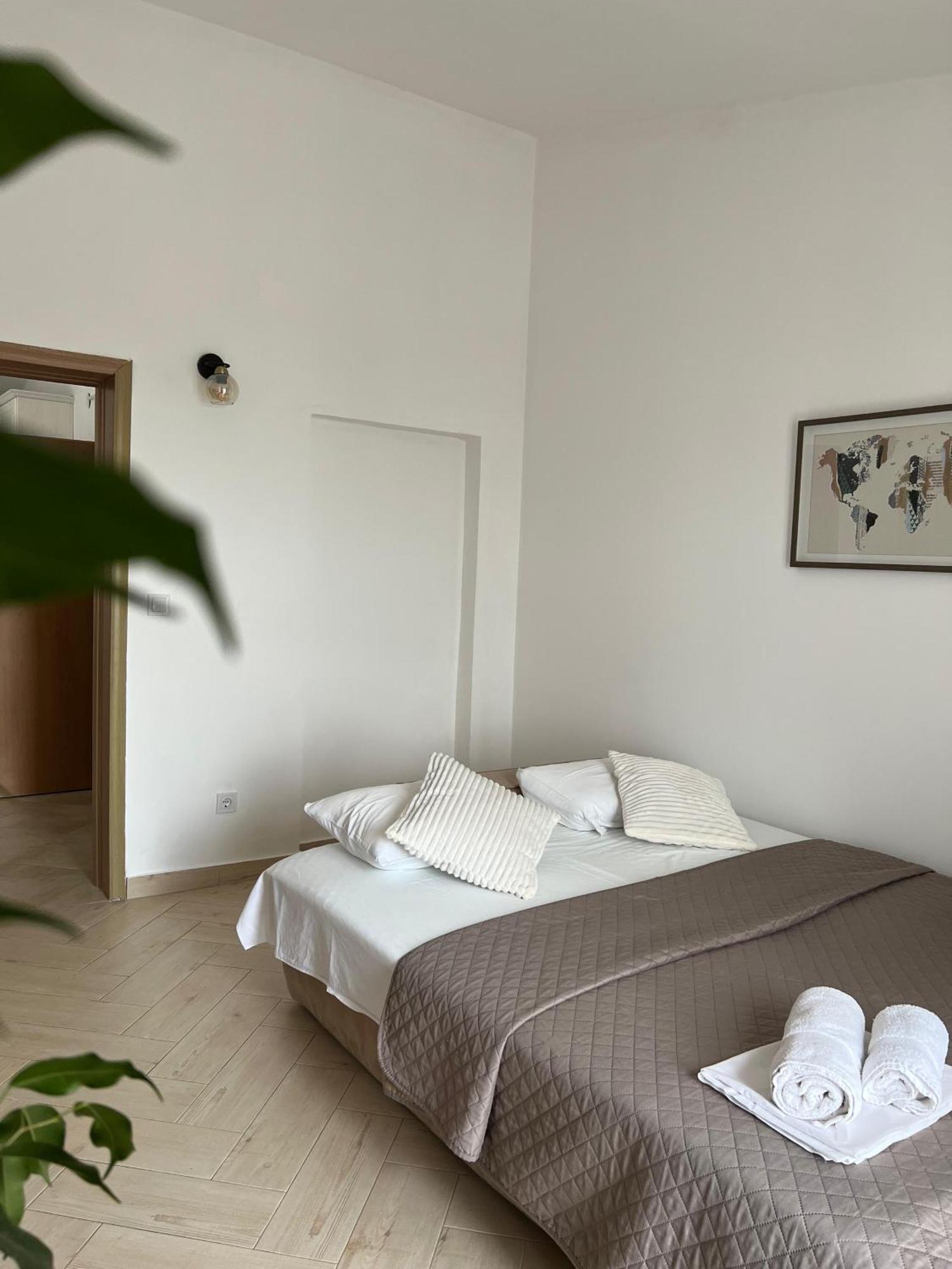 Apartments Aleksandar Sveti Stefan Esterno foto